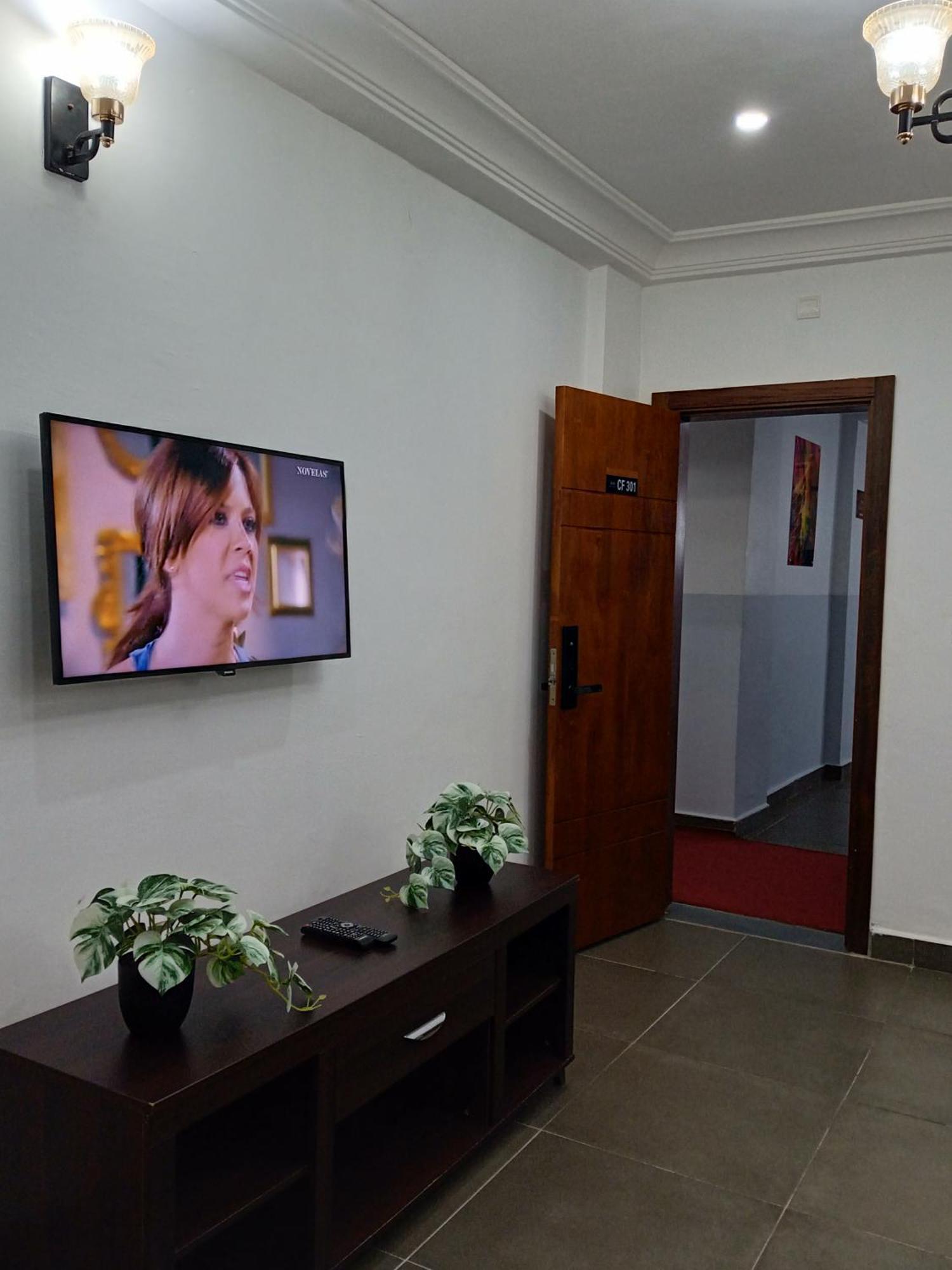 Cofe Hotel Yaoundé Exterior photo