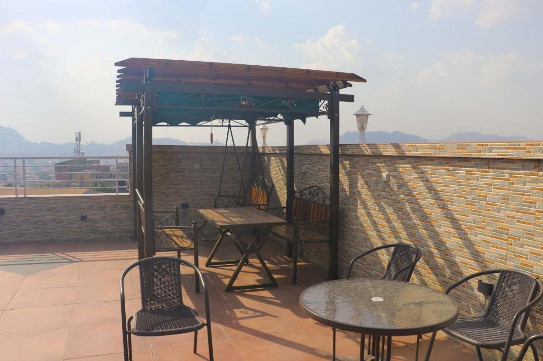 Cofe Hotel Yaoundé Exterior photo
