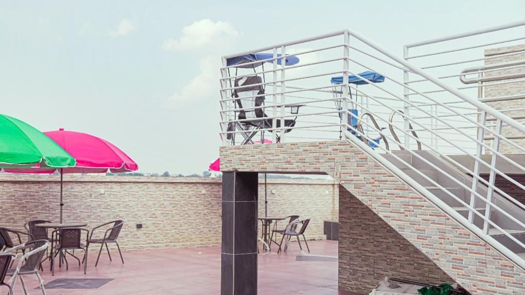 Cofe Hotel Yaoundé Exterior photo