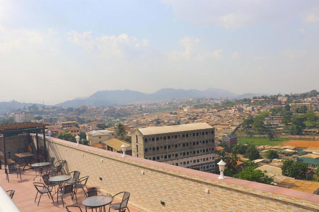 Cofe Hotel Yaoundé Exterior photo