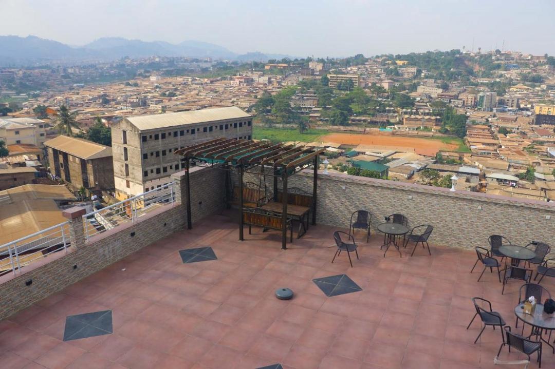Cofe Hotel Yaoundé Exterior photo